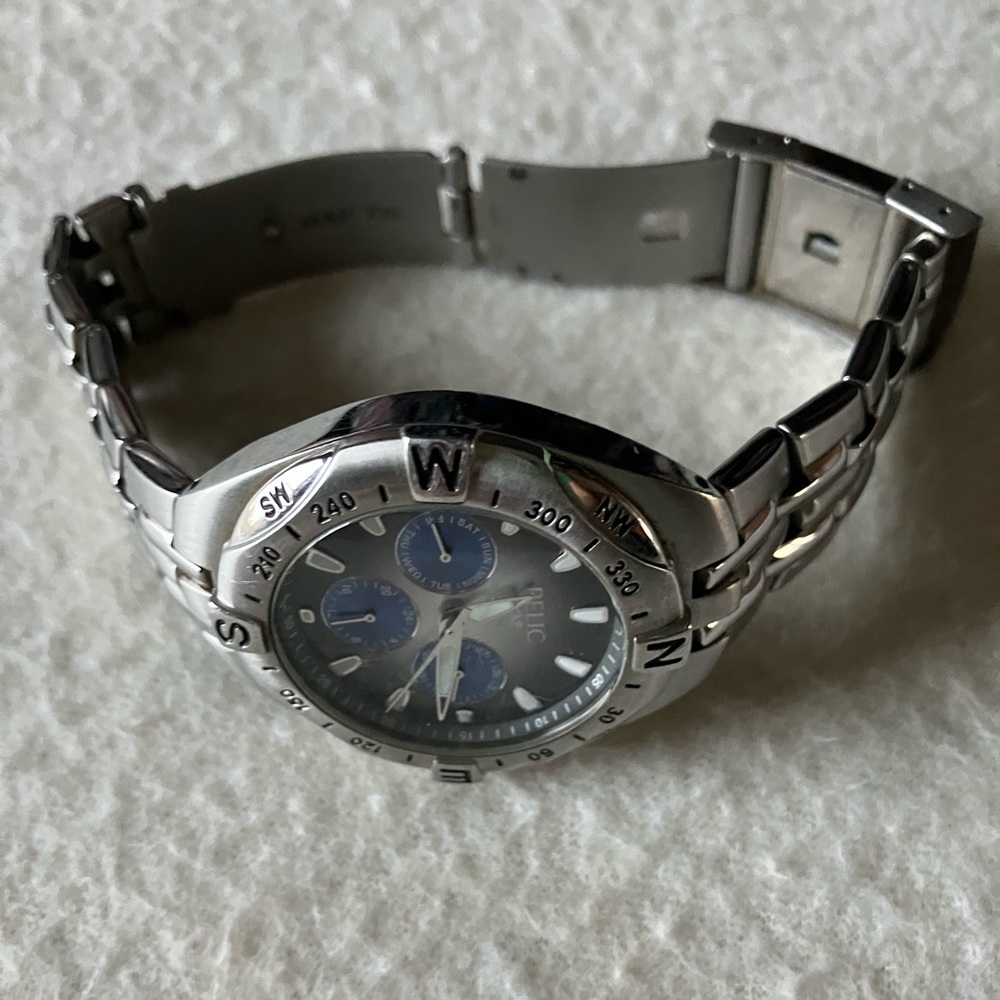 Relic Wet Watch - Picture 4 of 10